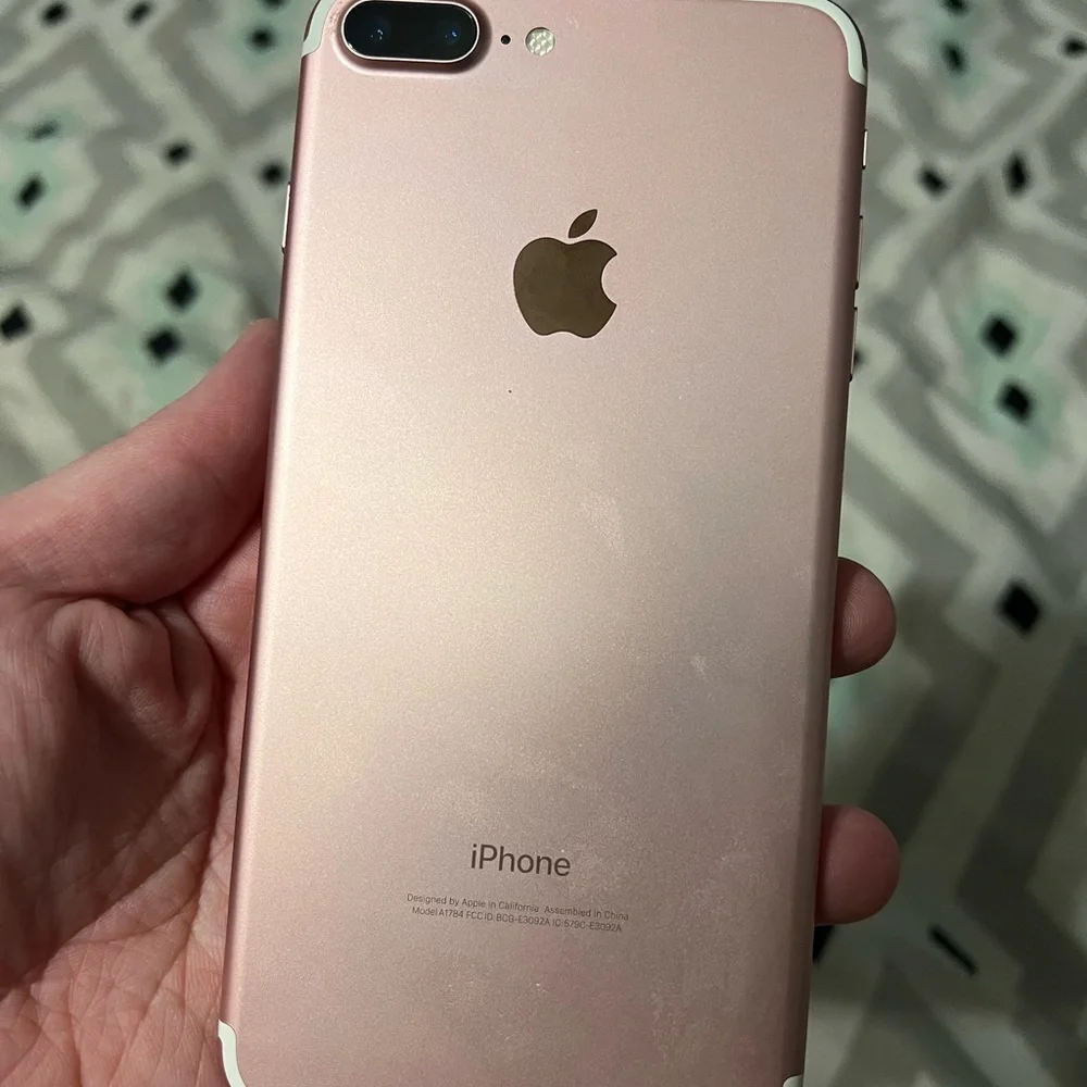 128GB Rose gold iPhone 7 Plus